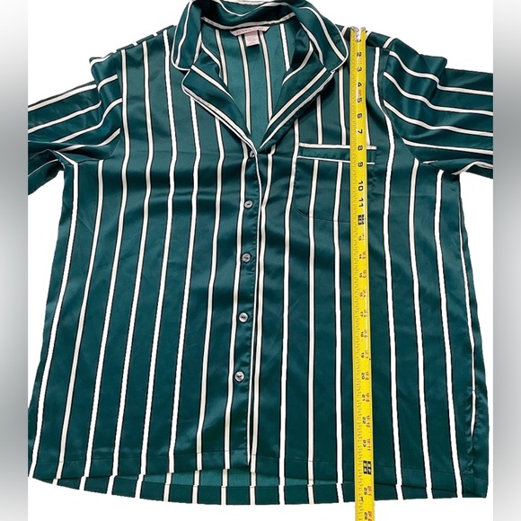 Victoria’s Secret Satin Long Sleeve Pajama Top Women’s M Green/White Striped - Picture 5 of 7